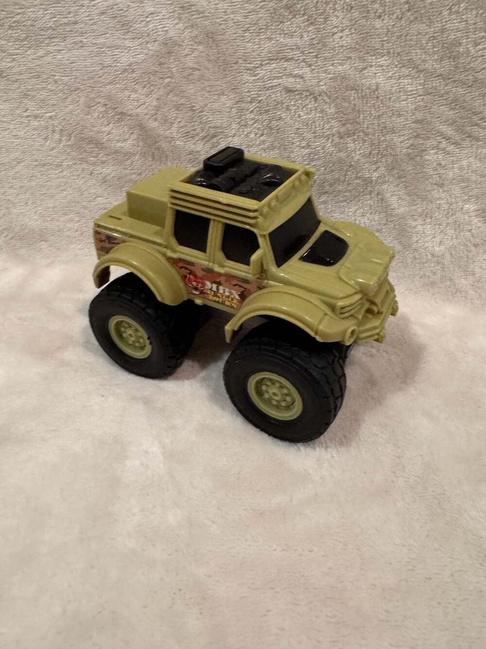 Matchbox MBX Jungle Tours Monster Truck Green Army Toy Vehicle